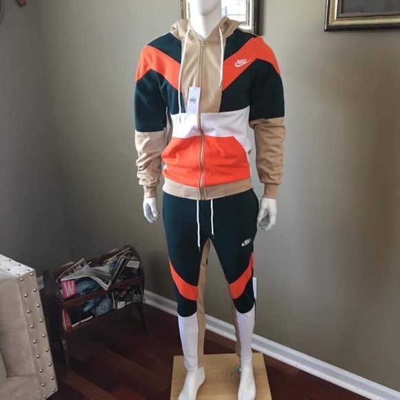 Nike tech suits - Picture 6 of 7